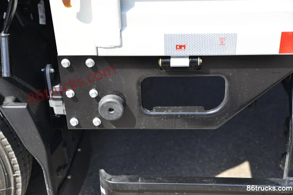 JAC Shuailing Q6 Comfort Edition 160hp 4X2(6 wheels) 4.18m single-row flatbed light truck (China VI) Body (3) | 86Trucks