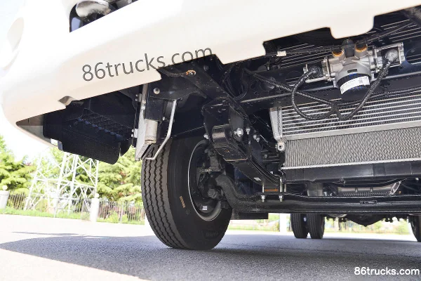JAC Shuailing Q6 version confort 160 ch 4X2(6 roues) 4,12 m cabine simple fourgon camion léger (China VI) Châssis (2) | 86Trucks
