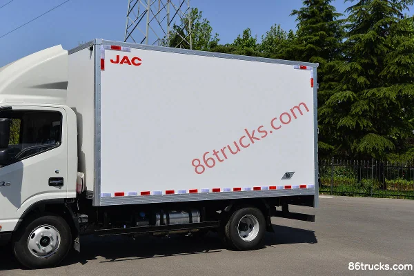 JAC Shuailing Q6 version confort 160 ch 4X2(6 roues) 4,12 m cabine simple fourgon camion léger (China VI) Carrosserie (1) | 86Trucks