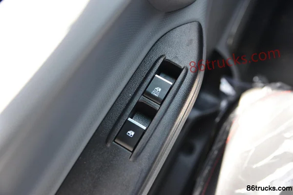 JAC Shuailing Q6 Luxury Edition 160hp 4X2(6 wheels) 3.85m Semi-Forward Flatbed Light Truck (China VI) Cab (3) | 86Trucks