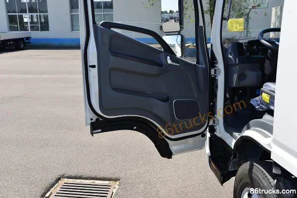 JAC Shuailing Q6 Luxury Edition 160hp 4X2(6 wheels) 3.85m Semi-Forward Flatbed Light Truck (China VI) Cab (2) | 86Trucks