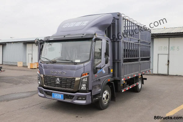 Sinotruk HOWO Tongshuai 160 hp 4X2(6 wheels) 4.15m Single Row Stake Truck (Fast Gear 8-speed) Exterior (3) | 86Trucks