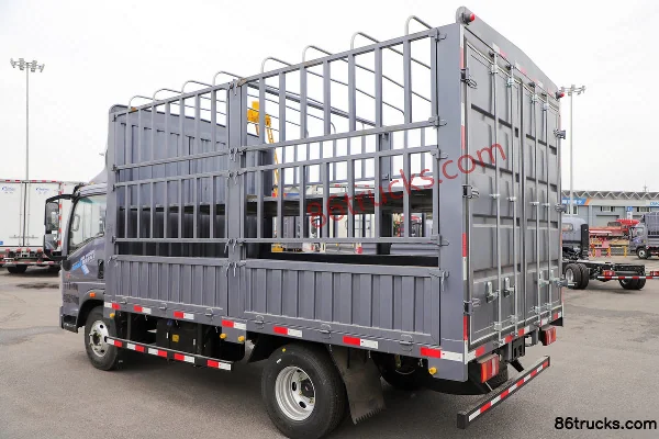 Sinotruk HOWO Tongshuai 160 hp 4X2(6 wheels) 4.15m Single Row Stake Truck (Fast Gear 8-speed) Body (3) | 86Trucks