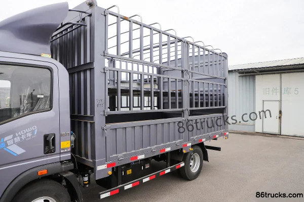 Sinotruk HOWO Tongshuai 160 hp 4X2(6 wheels) 4.15m Single Row Stake Truck (Fast Gear 8-speed) Body (1) | 86Trucks