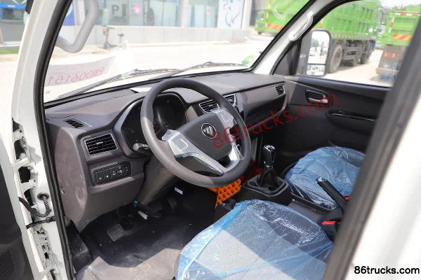 Foton Xiaoyun W3 95hp 4X2(6 wheels) 3.1m single-row flatbed mini truck Cab (1) | 86Trucks
