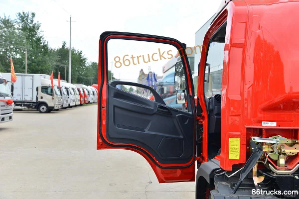FAW Jiefang Hu VH 165hp 4X2(6 wheels) 4.16m single-row stake truck light truck (China VI) Cab (1) | 86Trucks