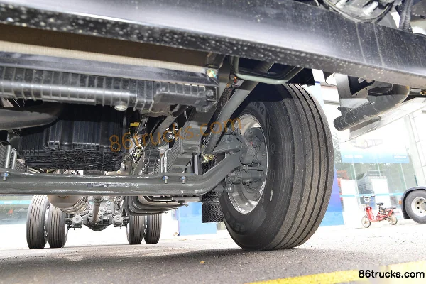 Sinotruk Sitrak G5S Heavy Truck Luxury Edition 330 hp 6X2(8 wheels) 9.8m AMT Automatic Flatbed Cargo Truck (China VI) Chassis (3) | 86Trucks