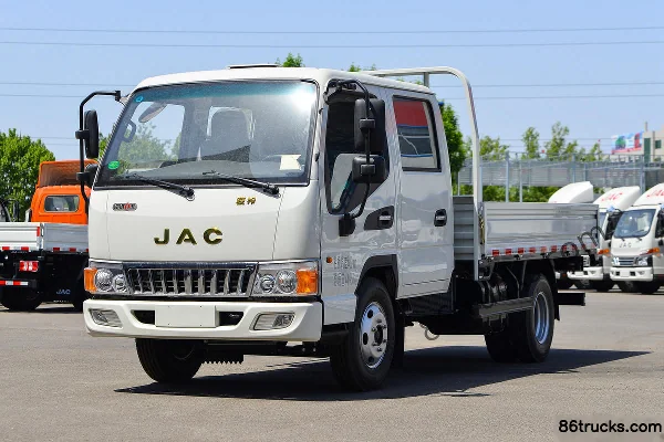 JAC Junling E3 120 hp 4X2(6 wheels) 2.6m Double Row Flatbed Light Truck Exterior (3) | 86Trucks