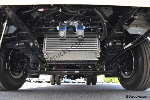 JAC Leading S6 Comfort Edition 152hp 4X2(6 wheels) 4.18m Single Row Flatbed Light Truck (China VI) Chassis (1) | 86Trucks