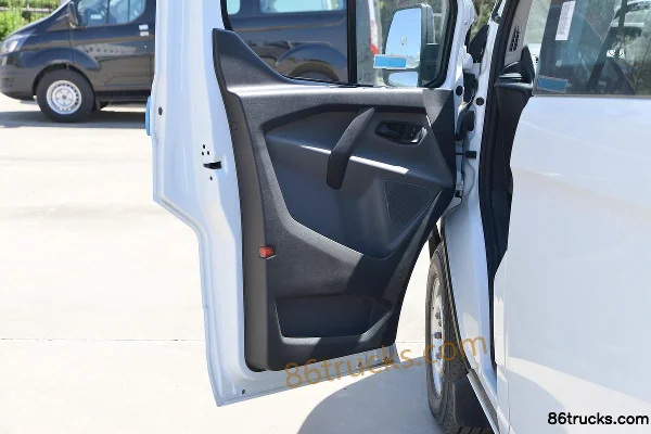 JMC New Transit 122 hp 6-seat 2.0T Diesel 6-speed Manual Short Wheelbase Low Roof Multi-purpose Passenger Vehicle (China VI) Cab (2) | 86Tru