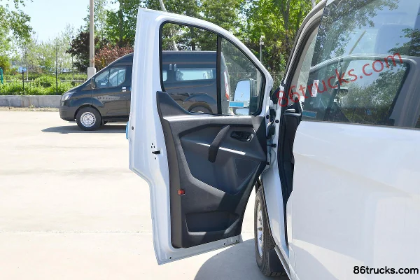 JMC New Transit 122 hp 6-seat 2.0T Diesel 6-speed Manual Short Wheelbase Low Roof Multi-purpose Passenger Vehicle (China VI) Cab (1) | 86Tru