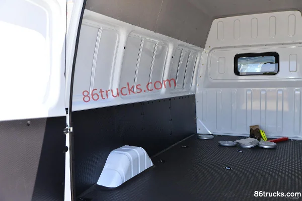 JMC Teshun 122 hp 3-seat 2.8T diesel high roof cargo van (China VI) Cargo Box (3) | 86Trucks