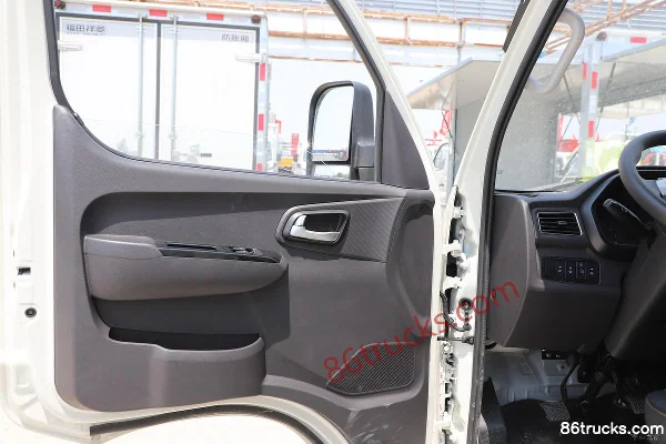 Foton Xiangling M2 Comfort 1.6L 122 hp 4X2(6 wheels) Gasoline 3.7m single-row wing-opening box mini truck (China VI) Cab (2) | 86Trucks