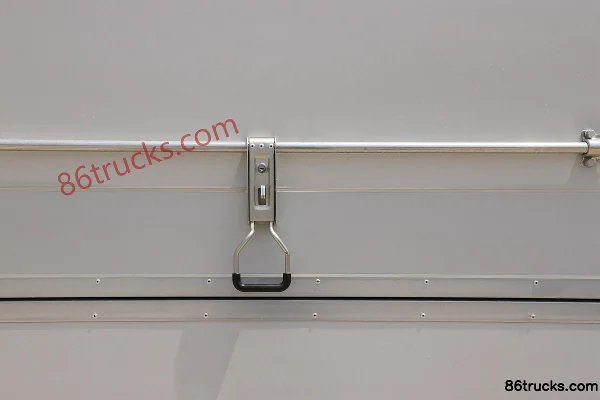 Foton Xiangling M2 Comfort 1.6L 122 hp 4X2(6 wheels) Gasoline 3.7m single-row wing-opening box mini truck (China VI) Body (3) | 86Trucks