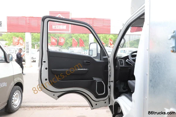 Changan Kuayue D5 Deluxe 1.6L Gasoline 122hp 4X2(6 wheels) Xiaokang 5-Speed 3.36m Single Row Wing Opening Box Micro Truck Cab (1) | 86Trucks