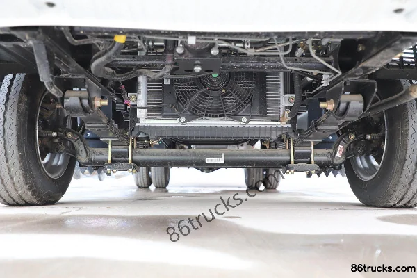 Changan Kuayue D5 Deluxe 1.6L Gasoline 122hp 4X2(6 wheels) Xiaokang 5-Speed 3.36m Single Row Wing Opening Box Micro Truck Chassis (1) | 86Tr