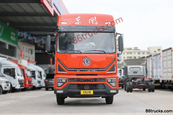 Dongfeng Duolika D12 Value 220hp 4X2(6 wheels) 9.85m Van Cargo Truck Exterior (2) | 86Trucks