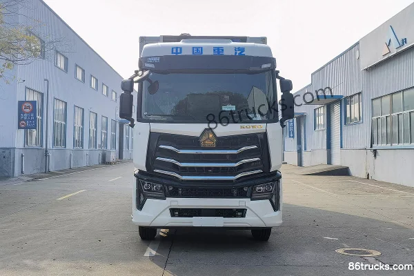 Sinotruk HOWO MAX 290 hp 4X2(6 wheels) 9.45m Refrigerated Truck (Kangfei Brand) Exterior (2) | 86Trucks