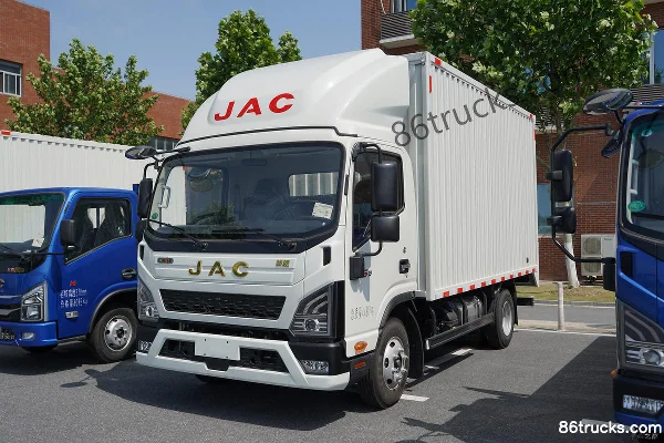 JAC Lingpao L9 2.5L Diesel 170 hp 4X2(6 wheels) WLY 6-Speed Air Brake 4.15m Single Row Van Light Truck Exterior (3) | 86Trucks