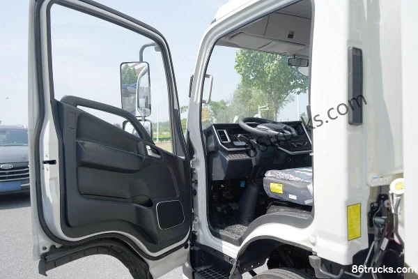 JAC Lingpao L9 2.5L Diesel 170 hp 4X2(6 wheels) WLY 6-Speed Air Brake 4.15m Single Row Van Light Truck Cab (3) | 86Trucks