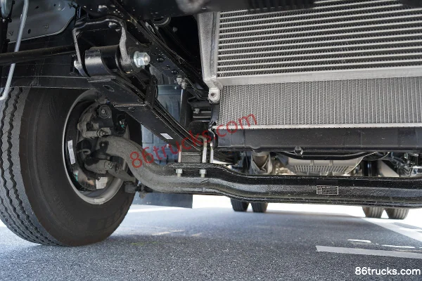 JAC Lingpao L9 2.5L Diesel 170 hp 4X2(6 wheels) WLY 6-Speed Air Brake 4.15m Single Row Van Light Truck Chassis (2) | 86Trucks