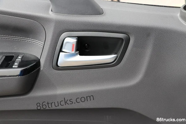 Foton iBlue 4.5T 4.14m single-row cab electric van light truck 100.27kWh 4X2(6 wheels) Interior (3) | 86Trucks