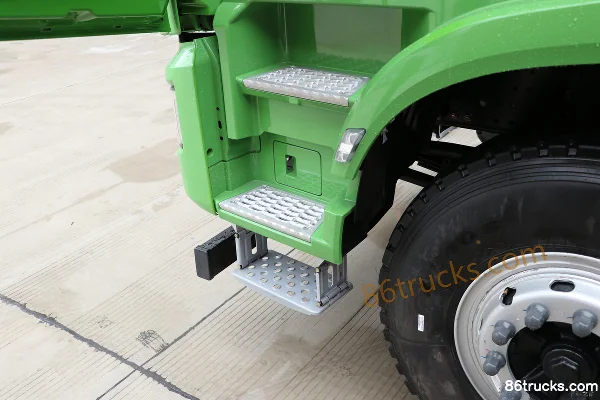 Beijing Trucks Dream Chaser 490 hp 8X4(12 wheels) 6m AMT automatic dump truck Cab (1) | 86Trucks