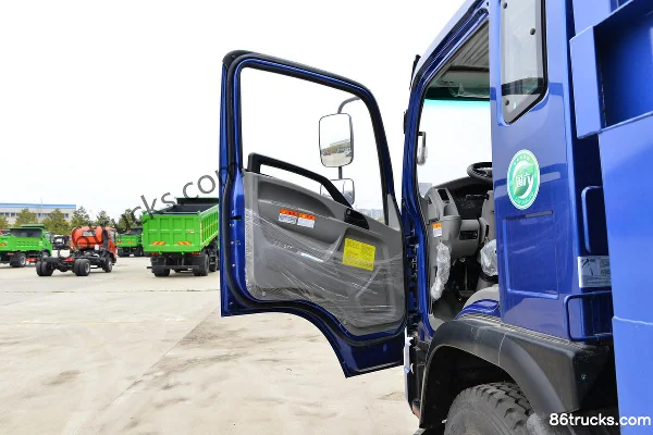Dayun Yuntu type composite 200 ch 4X2(6 roues) 4 m camion benne Cabine (1) | 86Trucks