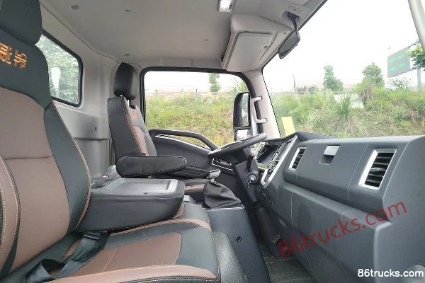 JAC Weiling HV6 Luxury Edition 4.5T 4.15m Single Row Plug-in Hybrid Box Truck 15.5kWh 4X2(6 wheels) Cab (3) | 86Trucks