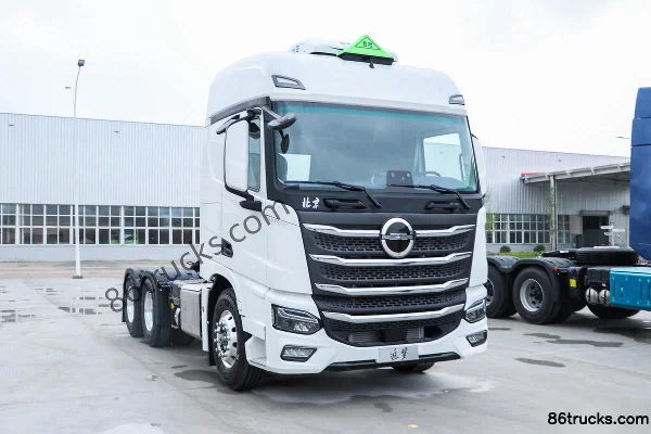 Beijing Trucks Zhuimeng 470 hp 6X4(10 wheels) Dangerous Goods Tractor Truck Exterior (2) | 86Trucks