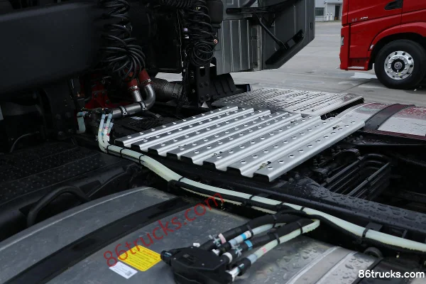 Beijing Trucks Zhuimeng 470 hp 6X4(10 wheels) Dangerous Goods Tractor Truck Cab (2) | 86Trucks