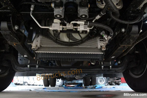 JAC Junling Jubao Basin 4.5T 4.15m Single Row Plug-in Hybrid Van Light Truck 17.5kWh 4X2(6 wheels) Chassis (1) | 86Trucks