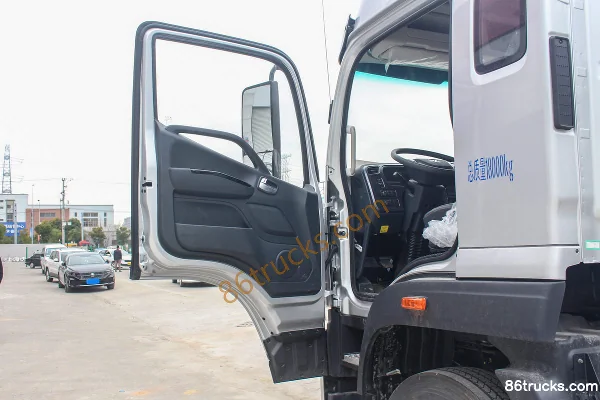 Foton Auhang R Series 260 hp 4X2(6 wheels) 6.8m flatbed cargo truck (China VI) Cab (1) | 86Trucks