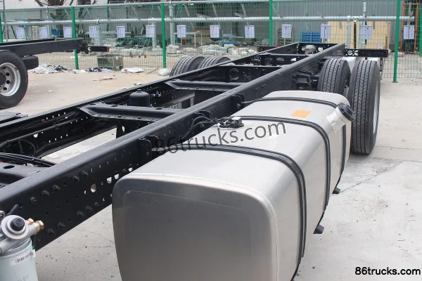 Foton Auhang R Series 260 hp 4X2(6 wheels) 6.8m flatbed cargo truck (China VI) Chassis (1) | 86Trucks
