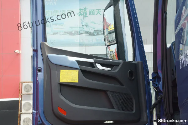 Beijing Trucks Zhui Meng 470 hp 6X4(10 wheels) AMT automatic tractor truck Cab (3) | 86Trucks