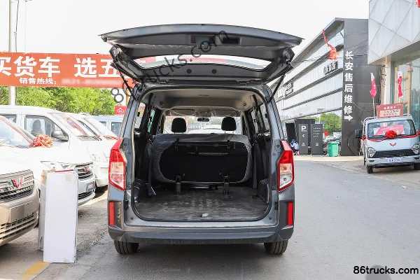 Wuling Zhengcheng 2015 Luxury Manual 7-Seat 133hp 1.8L Business Van Body (1) | 86Trucks