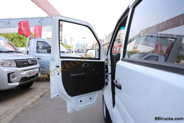 Dongfeng K05S 2018 Model Practical Type 68 hp 1.0L Van Cab (1) | 86Trucks