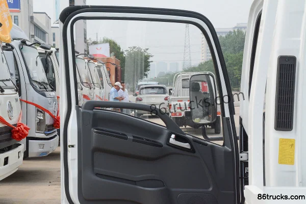 SHACMAN Light Truck Delong X1 115 hp 4X2(6 wheels) 3.65m single-row flatbed light truck (China VI) Cab (2) | 86Trucks