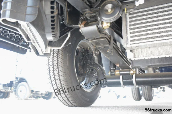 SHACMAN Light Truck Delong X1 115 hp 4X2(6 wheels) 3.65m single-row flatbed light truck (China VI) Chassis (2) | 86Trucks