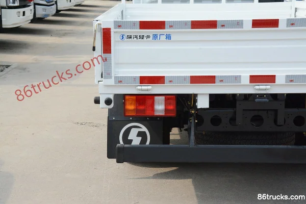 SHACMAN Light Truck Delong X1 115 hp 4X2(6 wheels) 3.65m single-row flatbed light truck (China VI) Body (3) | 86Trucks