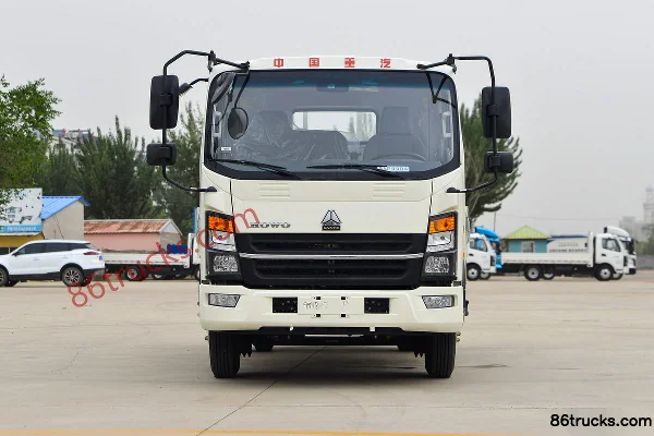 Sinotruk HOWO Hanjiang M 140hp 4X2(6 wheels) 3.85m semi-row flatbed truck Exterior (2) | 86Trucks