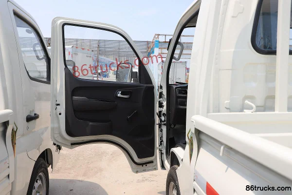 Foton Xiangling M1 1.3L 90 hp 4X2(6 wheels) 2.82m Single-row Flatbed Micro Truck (China VI) Cab (1) | 86Trucks