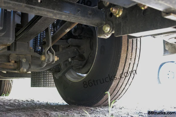 Foton Auman EST-A Northern Edition 620hp 6X4(10 wheels) tractor truck Chassis (3) | 86Trucks