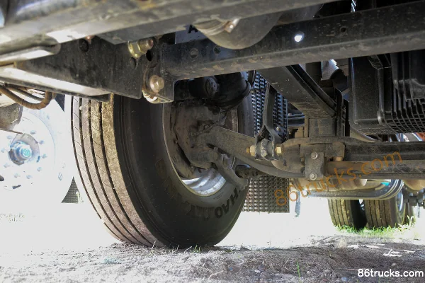 Foton Auman EST-A Northern Edition 620hp 6X4(10 wheels) tractor truck Chassis (2) | 86Trucks