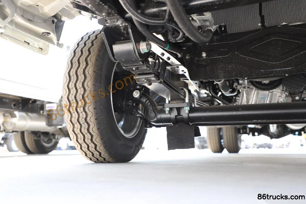 Foton Xiangling M2 Confort 1,6L 122 ch 4X2(6 roues) essence 3,1 m camion plateau double cabine Châssis (2) | 86Trucks