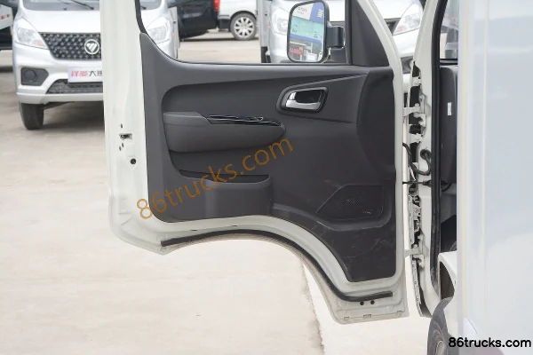 Foton Xiangling M1 3T 3.05m single-row electric van mini truck 4X2(6 wheels) Interior (3) | 86Trucks