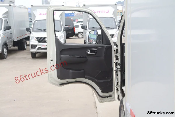 Foton Xiangling M1 3T 3.05m single-row electric van mini truck 4X2(6 wheels) Interior (2) | 86Trucks