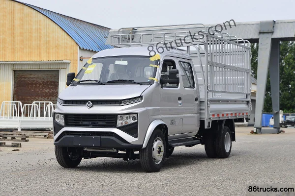 Ouling Fengrui F3 1.6L 122 hp 4X2(6 wheels) Gasoline 2.71m Double Row Stake Truck (China VI) Exterior (3) | 86Trucks