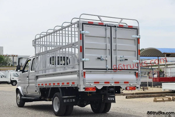 Ouling Fengrui F3 1.6L 122 hp 4X2(6 wheels) Gasoline 2.71m Double Row Stake Truck (China VI) Body (3) | 86Trucks