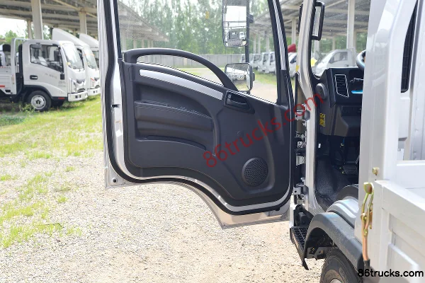 Ouling Jinlika II Deluxe 2.0L 150hp 4X2(6 wheels) Gasoline 4.13m Single Row Flatbed Light Truck (China VI) Cab (2) | 86Trucks